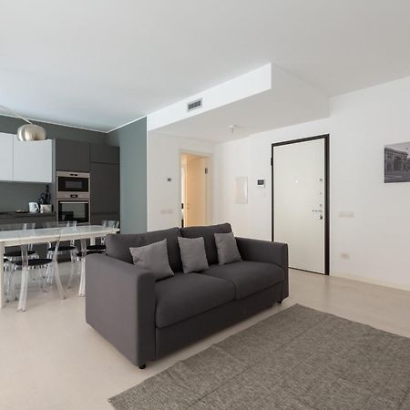 Porta Nuova Bright And Roomy Flat Milan Exterior photo